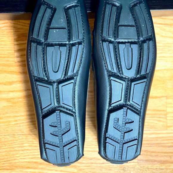Sleek, never worn, men’s size 12 loafers in black. - Picture 2 of 2